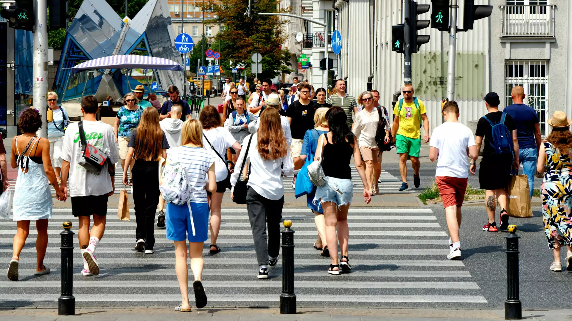 Economia Rom&acirc;niei a crescut cu 1,2% din PIB. Scăderea consumului și factorii externi mențin riscul de recesiune
